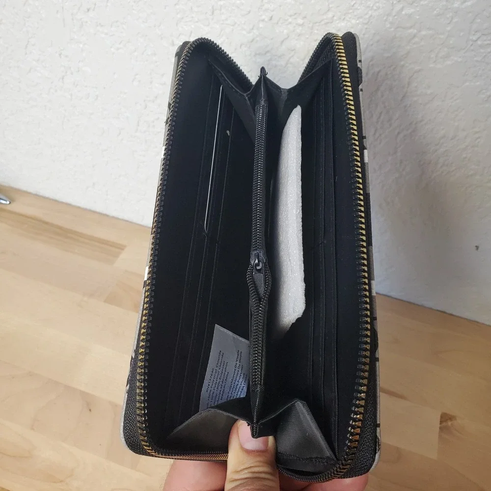 Vera Signature Zip Around Wallet Black And Gray Style VNWS22952 Gold Zipper NEW